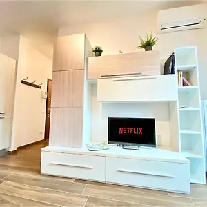  Appartamento 5 Minuti Dall'istituto Ortopedico Galeazzi - Silenzioso Con Cucina, Wifi E Netflix